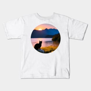 Cat watch sunset Kids T-Shirt